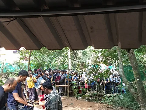 Trekkers lining up at the entry counters on Kodagu and Kukke Subramanya sides of the trail. Photo: M Raghuram