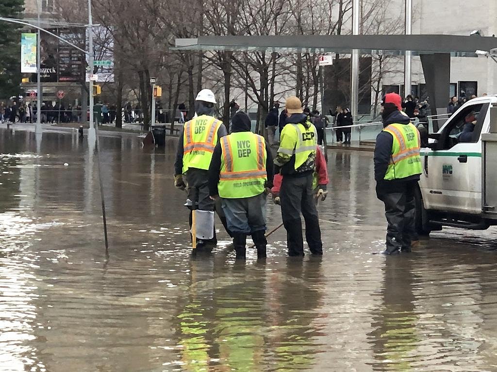 New York grapples with climate-driven deluge: Historic rainfall and ...