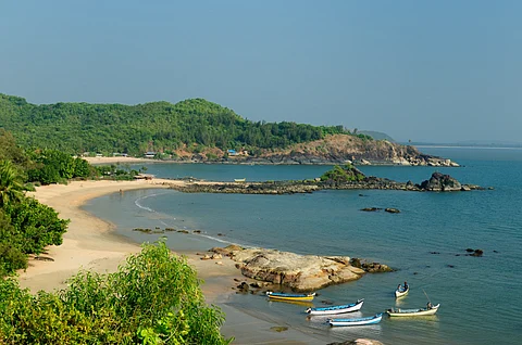 Coastal crisis: Environment Ministry’s Lok Sabha reply shows 33.6% of India’s coastline is threatened by erosion 
