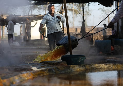 Once the syrup has reached the desired consistency, it’s poured into molds or spread out on flat surfaces to cool and solidify. The jaggery can be molded into blocks, cakes, or other shapes.
