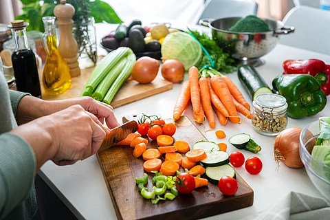 Could changing your diet improve endometriosis pain? A recent study suggests it’s possible