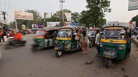 Traffic Woes: Dhanbad's Road Speed Falls to Half in a Decade