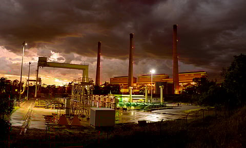 Switching off the huge Gladstone coal station in 2029 will cause problems. It needs a longer, smarter phase-out