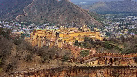 Aravallis, the mountain range that defines itself