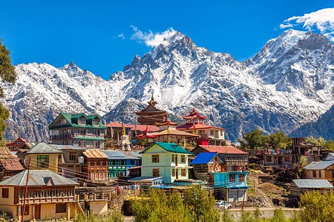 भारत की जलवायु हिमालय पर्वतमाला पर निर्भर है और यह लाखों लोगों के लिए आश्रय स्थल रहा है जो हिमालय में किसी भी प्रभाव से प्रभावित होते हैं। 