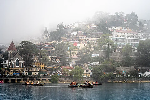 उत्तराखंड का लोकप्रिय हिल स्टेशन नैनीताल; फोटो: आईस्टॉक