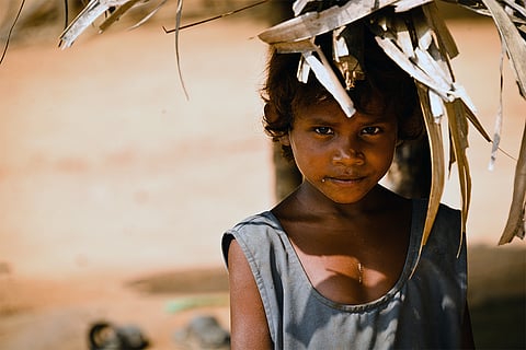देश की करीब 80 फीसदी आबादी ऐसे इलाकों में रह रही है जहां बाढ़, सूखा, चक्रवात और भीषण गर्मी जैसी चरम मौसमी आपदाओं का खतरा है; फोटो: आईस्टॉक