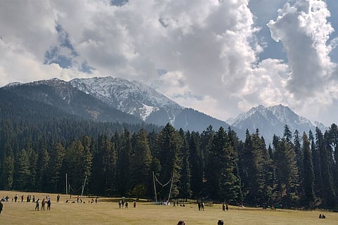 उत्तर भारत में कड़ाके की ठंड और पश्चिमी विक्षोभ, जेट स्ट्रीम सक्रिय, जिससे हिमालयी क्षेत्रों में बारिश-बर्फबारी और मैदानी इलाकों में तापमान में तेज गिरावट।