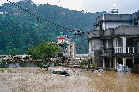 नेपाल में बाढ़ से अस्त-व्यस्त जिंदगियां; प्रतीकात्मक तस्वीर: आईस्टॉक