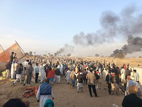 एथेनॉल फैक्ट्री के खिलाफ प्रदर्शन ने हिंसक रूप ले लिया। फोटो: अमरपाल सिंह वर्मा