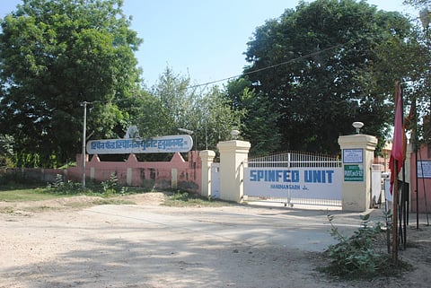 राजस्थान के हनुमानगढ़ में बंद पड़ी स्पिनिंग मिल। फोटो: अमरपाल वर्मा