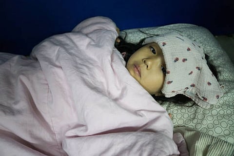 हार्वर्ड मेडिकल स्कूल के शोध के अनुसार लगातार कम नींद दिमाग, दिल, मानसिक स्वास्थ्य और शरीर की कार्यक्षमता को प्रभावित करती है।