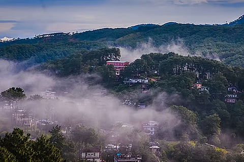 आज, अरुणाचल प्रदेश, असम और मेघालय में गरज-चमक के साथ भारी बारिश का अनुमान, यहां 64 से 115 मिमी तक बारिश संभव।