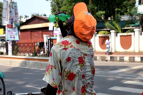 दुनिया में बढ़ती गर्मी और नमी में वृद्धि से युवा और बुजुर्ग दोनों की रोजमर्रा की गतिविधियां अब सुरक्षित रूप से सीमित हो रही हैं।