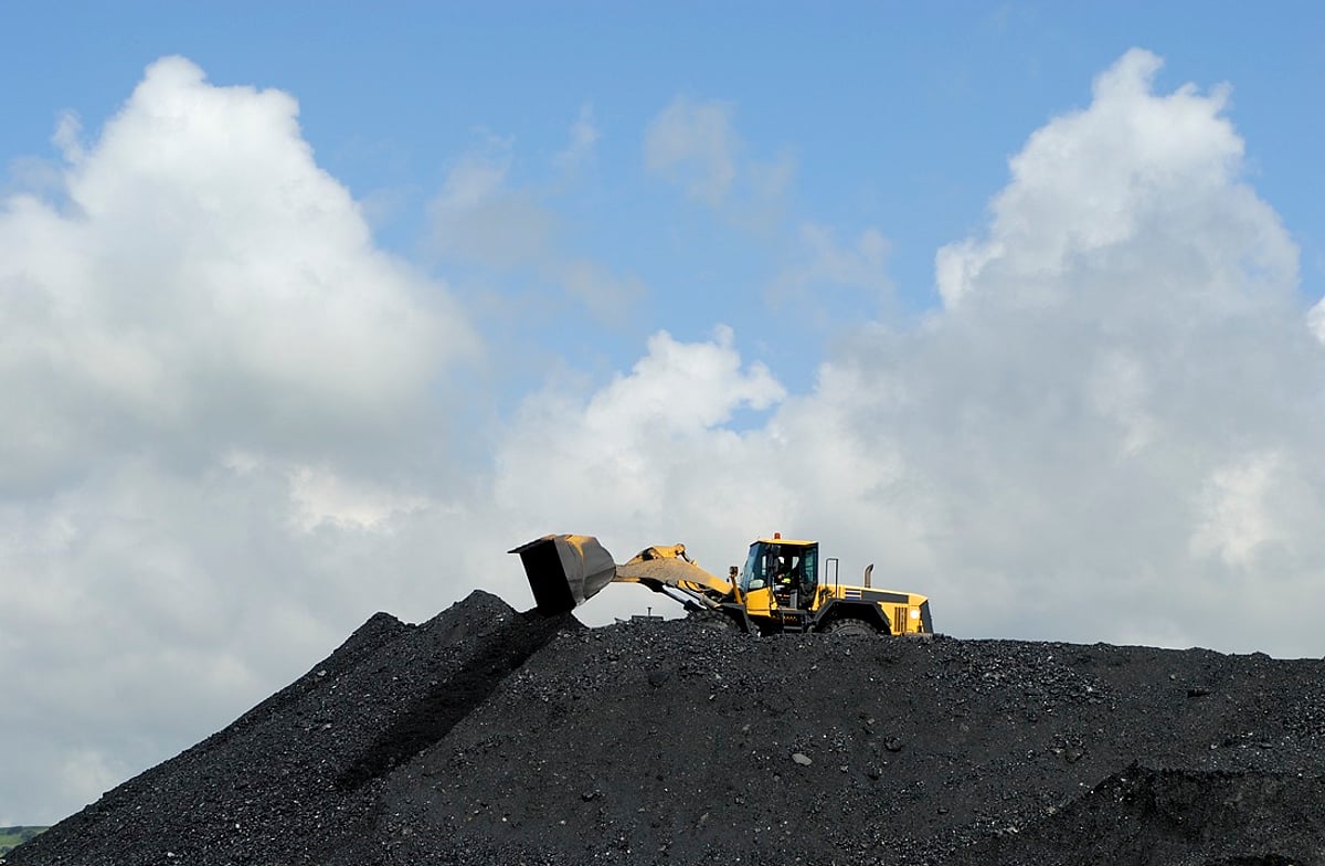 India's Energy Transition: Renewables Surge as Coal Remains Backbone