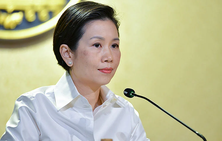 น.ส.รัชดา ธนาดิเรก รองโฆษกประจำสำนักนายกรัฐมนตรี