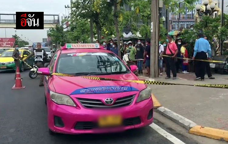 รถแท็กซี่ที่เกิดเหตุบริเวณริมถนนพระราม 2