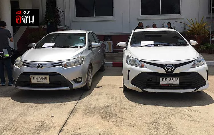 รถต้องสงสัย รถยนต์โตโยต้า วีออส สีเทา และสีขาว