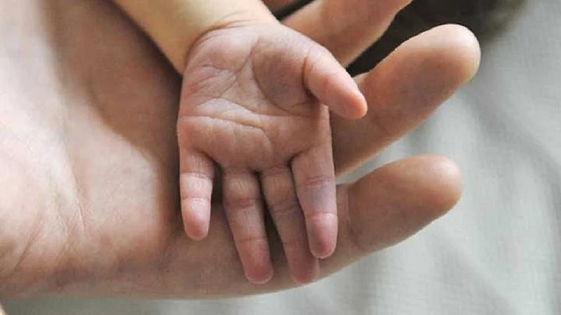 child hand
