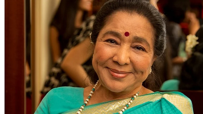 singer asha bhosle dance