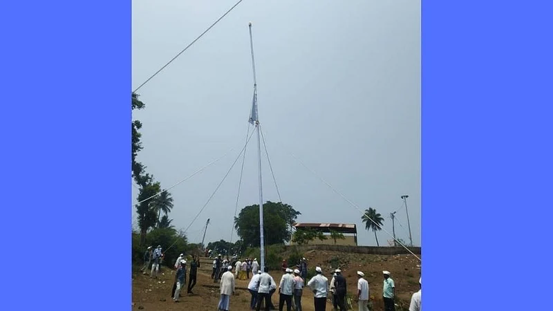 हिंमतबहाद्दर घराण्याची मानाची सासनकाठी
