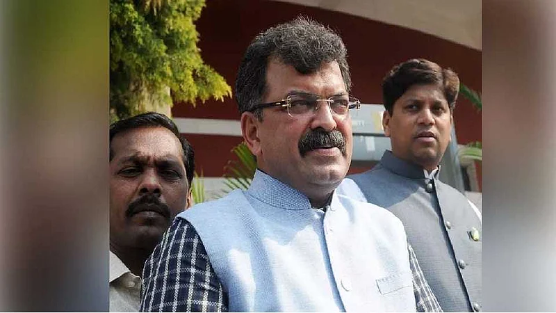 ताडदेव येथे महिलांसाठी उभारणार वसतिगृह, जितेंद्र आव्हाड यांची घोषणा