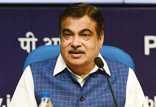 ऑक्सिजनसह व्हेंटिलेटर्सची व्यवस्था करा; एम्सच्या डॉक्टरांना नितीन गडकरींचे निर्देश