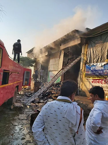 माजलगाव तालुक्यातील खाद्य तेलाच्या युनिटला आग