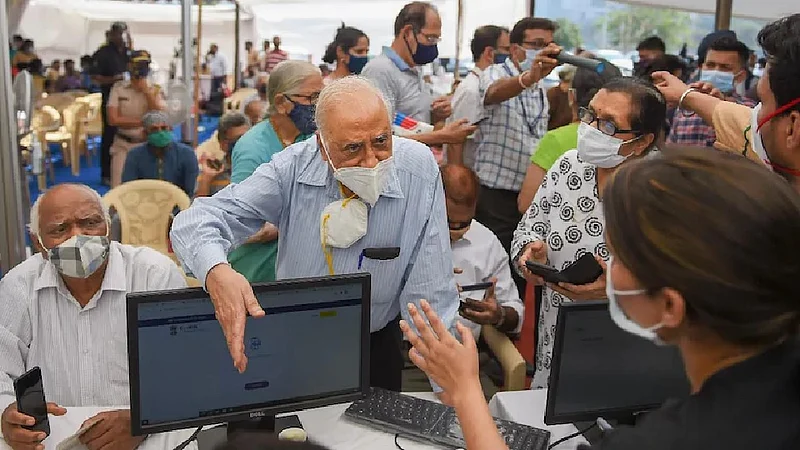 crowd for vaccination