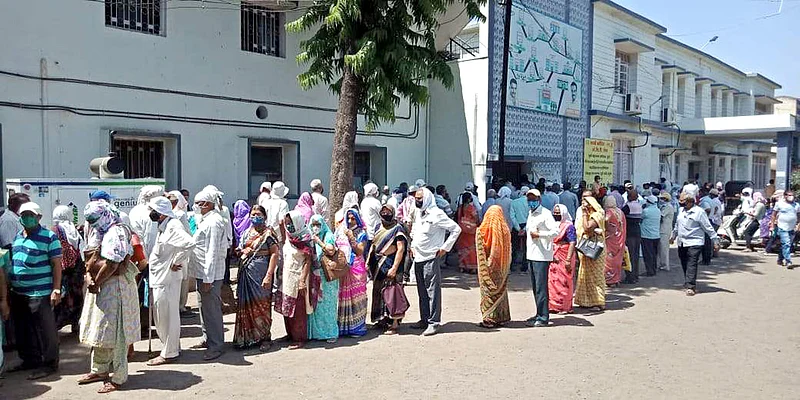 vaccination line