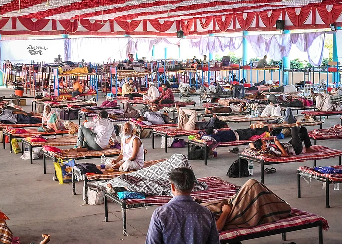 नीलेश लंके यांचे कोविड सेंटर