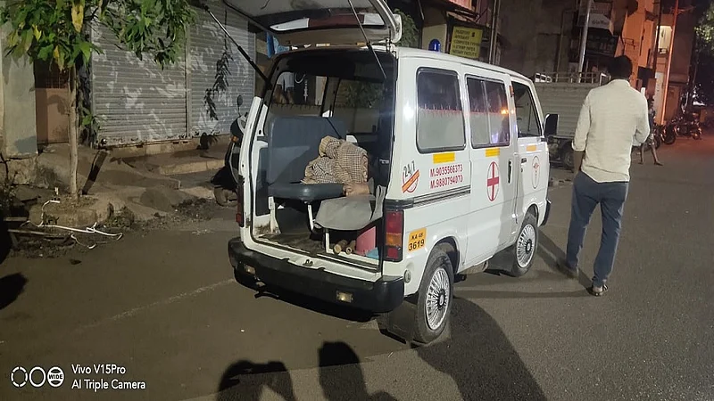 बेळगाव रुग्णालयात टोलवाटोलवी; रुग्णांची होतेय हेळसांड