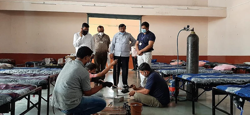 first covid center of free oxygen beds for the poor in Nashik Nashik Marathi News