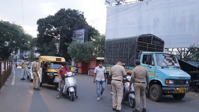 कोल्हापुरात दुकाने सुरु ठेवणाऱ्या 98 नागरिक व व्यापाऱ्यांकडून दंड वसूल
