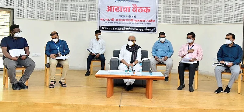 chhagan bhujbal review meeting in yeola