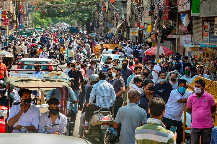 नवीन नियामावलीची धास्ती, अकरा वाजेपर्यंत प्रचंड गर्दी