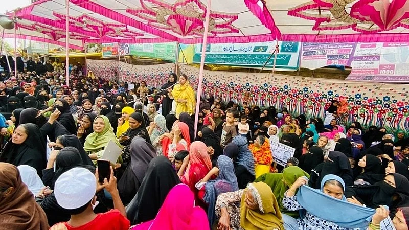 Janata Dal agitation against lockdown in Malegaon