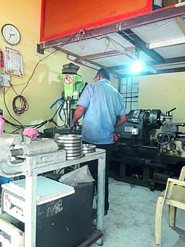 Entrepreneurs are working on the machines themselves as there are no workers