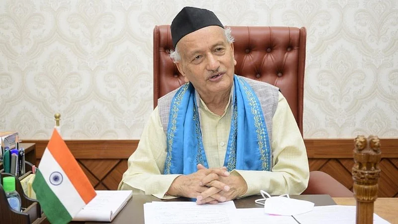 विद्यार्थ्यांनी शिक्षणासह सामाजिक बांधिलकी जोपासावी : कुलपती कोश्यारी