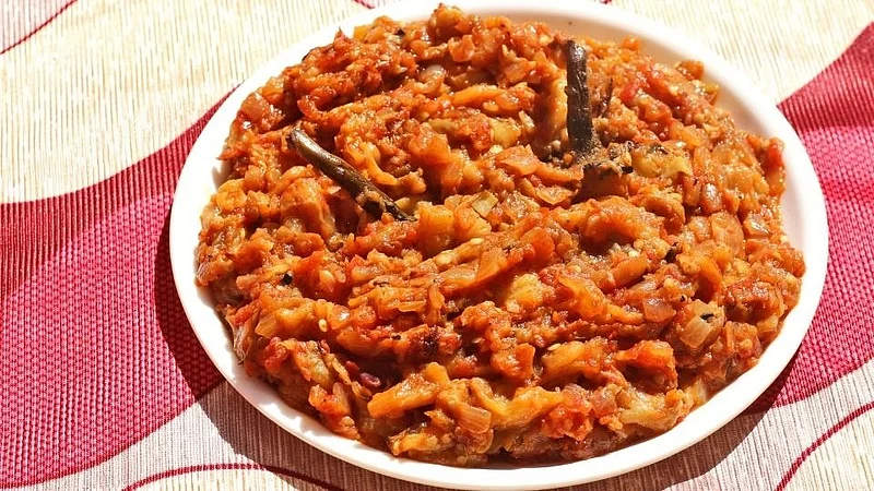 साऊथ इंडियन स्पेशल वांग्याची चटणी; नक्की ट्राय करा