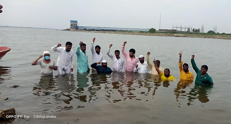 प्रभाकर देशमुखांसह चौदा जणांविरुध्द गुन्हा ! जमावबंदी आदेश मोडून केले आंदोलन