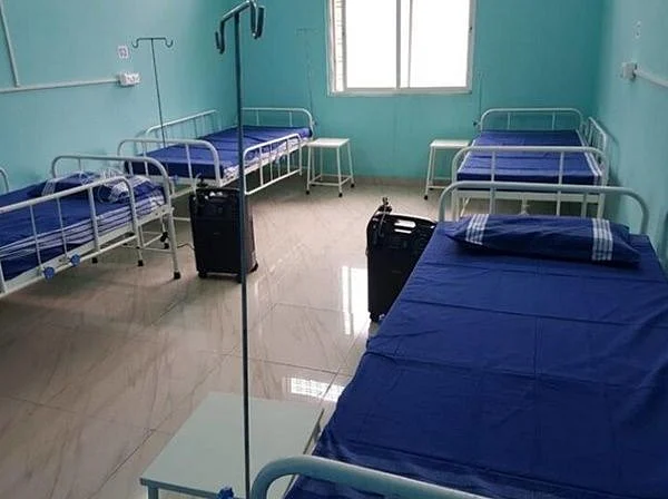 माणुसकीचं दर्शन! मस्जिदमध्ये उभारलं कोविड सेंटर