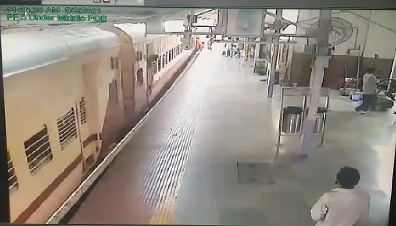 दादर स्टेशन