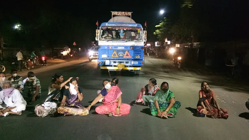 शेतीवरून वाद विकोपाला; एकाचा मृत्यू..नातेवाइकांचा रास्ता रोको