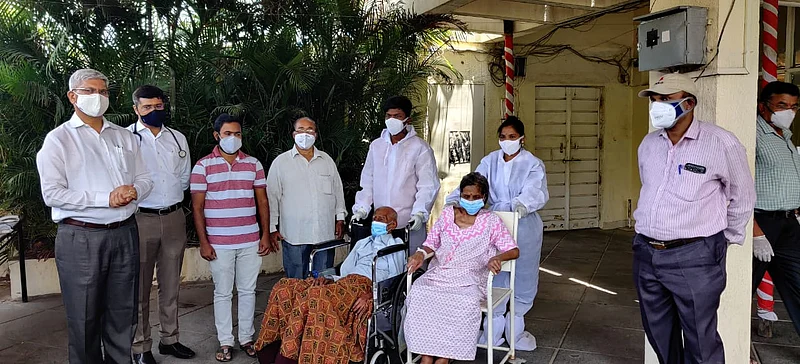 91-year-old grandfather overcome corona in Pune without remdesivir