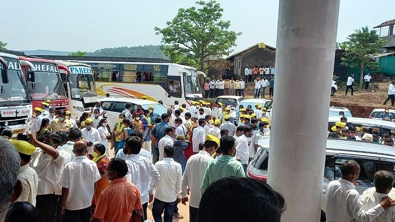 Gokul Election: आराम गाडीतून मतदारांचे 'ऐटित' मतदान; राधानगरीत मुश्रीफ, मंडलिकांना जबरदस्त प्रतिसाद