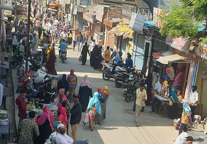 हिंगोली बाजार फुलला