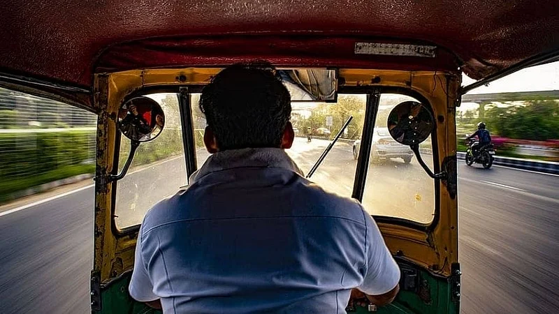 परवानाधारक रिक्षाचालकांनो 'या' लिंकवर करा अर्ज