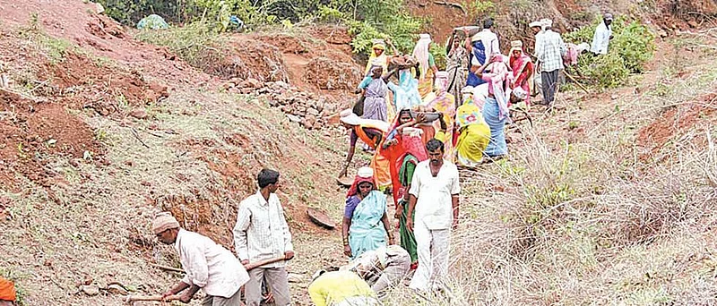 लॉकडाउनच्या काळात ‘मनरेगा’ ठरतेय मजुरांसाठी जीवनदायी