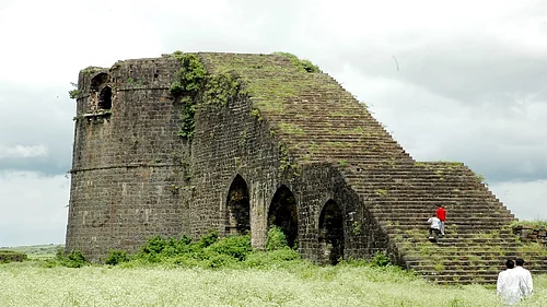 आता मुंबई-हैद्राबाद या राष्ट्रीय महामार्गावरील नळदुर्ग हे सर्वोत्तम सहलीचे ठिकाण व पर्यटन स्थळ म्हणून विकसित झाले आहे